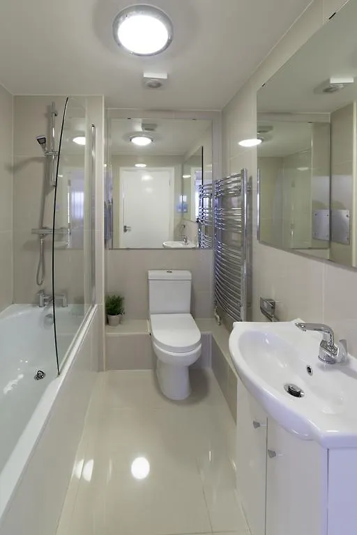 Quiet Riverside Apartment London