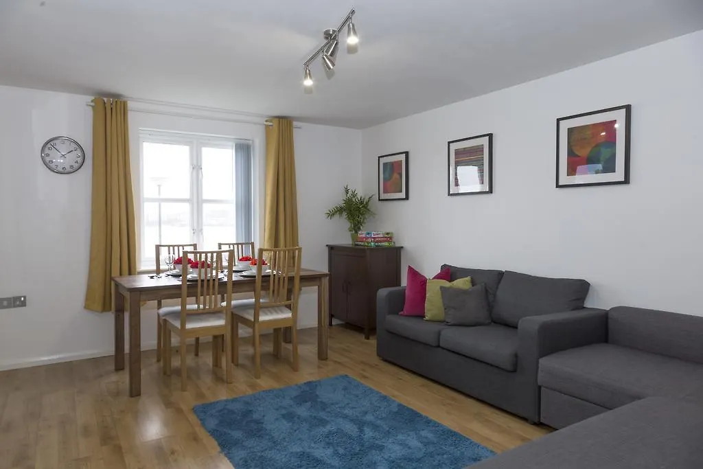 Quiet Riverside Apartment London
