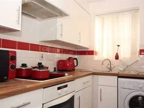 Quiet Riverside Apartment London