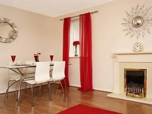 Quiet Riverside Apartment London